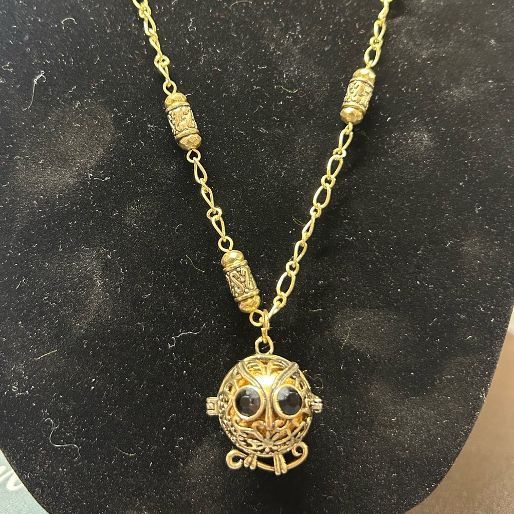 Cute  Aromatherapy Owl Locket